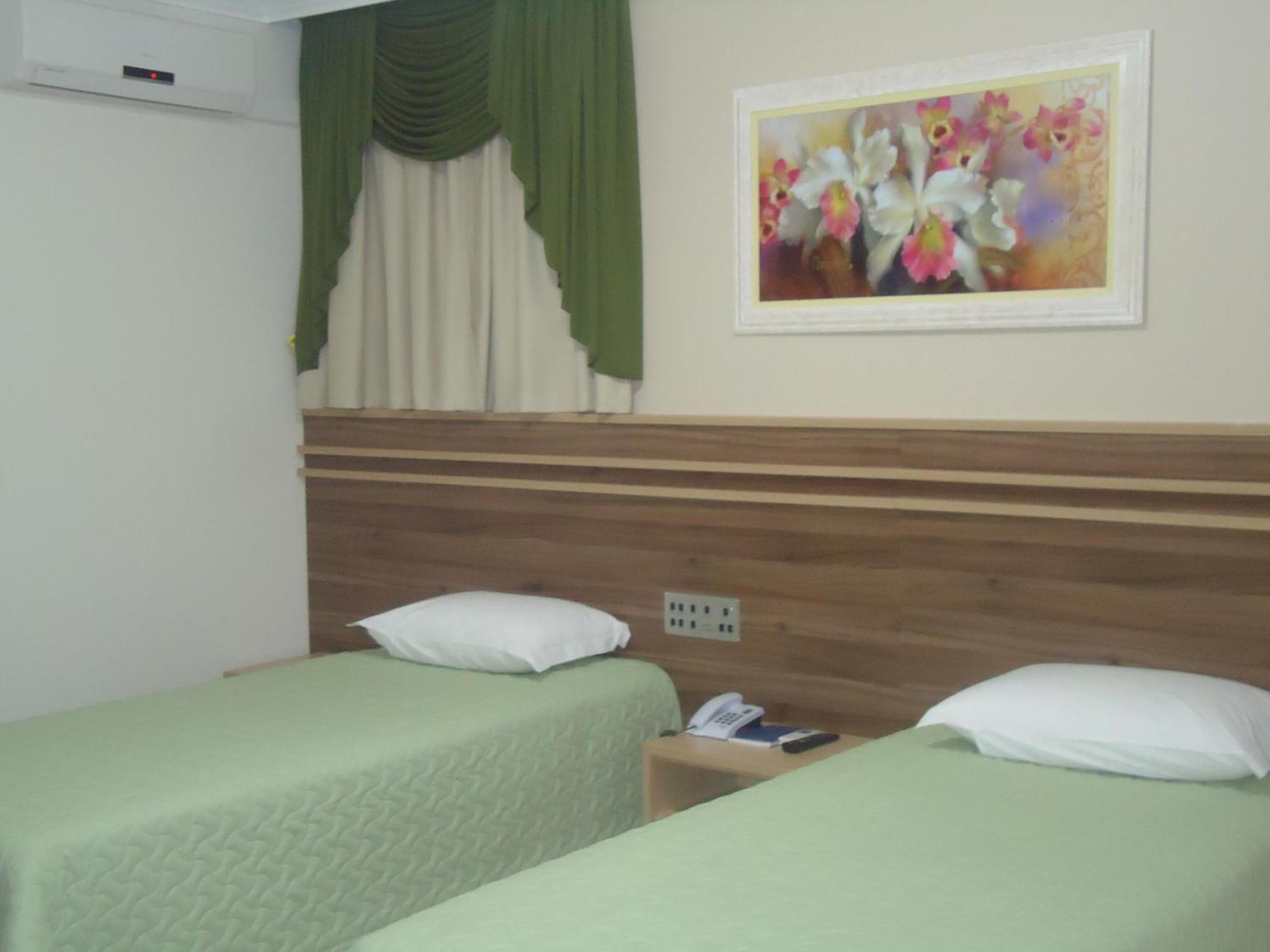 Hotel Dom Baroni グアラプアバ エクステリア 写真
