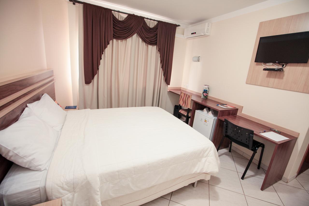 Hotel Dom Baroni グアラプアバ エクステリア 写真